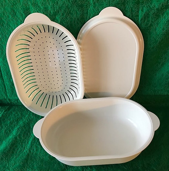 Tupperwaare Oval Server 3L