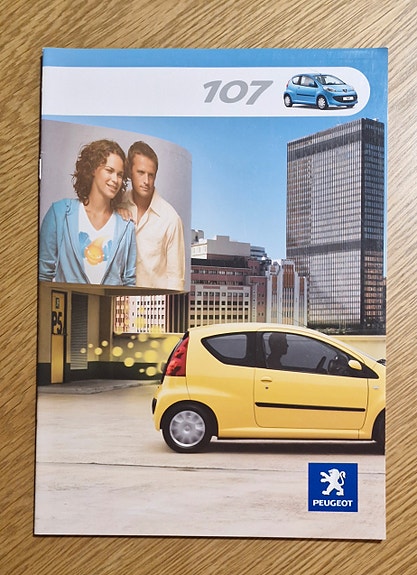 Peugeot 107 -esite 2005