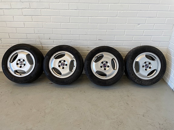 Saab 15" Alumiinivanteet + 195/65R15 Nastarenkaat (55)