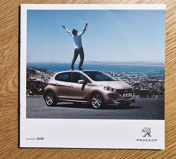 Peugeot 208 -esite 2011