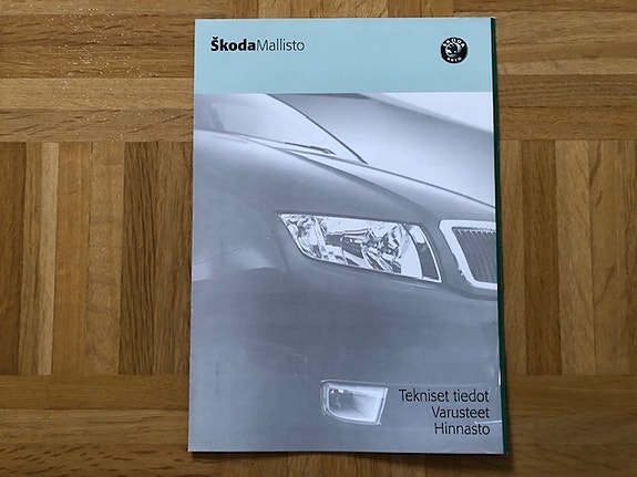 Esite Skoda Fabia & Octavia 2000 / 2001 tekniset tiedot, varusteet ja hinnasto