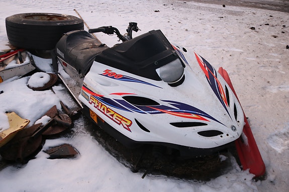 yamaha phazer 500  loppu kelkka runko ,kuomu