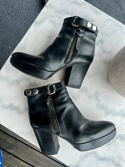 Acne Nilkkurit