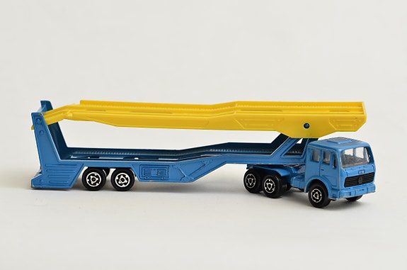 Majorette 319 - Mercedes Car Transporter