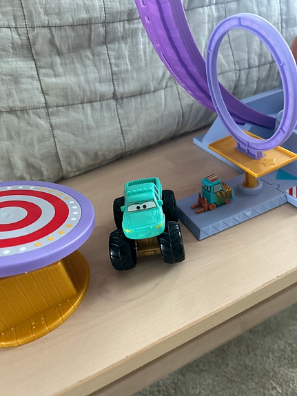 Disney Autot Tien Päällä, Ivy-auton temppurata
