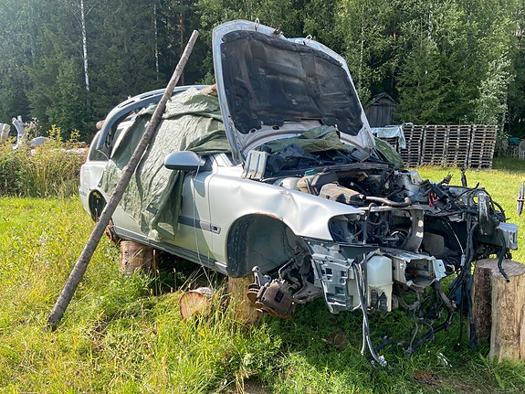 Volvo v70 2.5 tdi osia