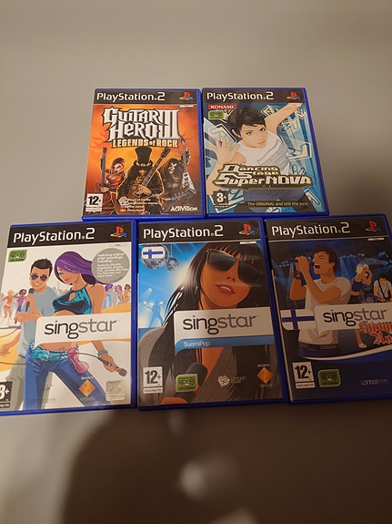Singstar ja musiikki pelejä ps2