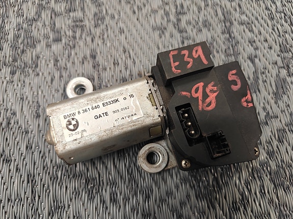 Bmw E39 takalasinpyyhkijä moottori