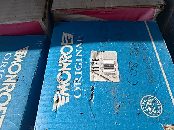 Mazda 323 etuiskarit uudet -89-94 monroe