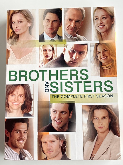 Brothers and Sisters 1 kausi 6 Dvd 15 tuntia. Voidaan postittaa.