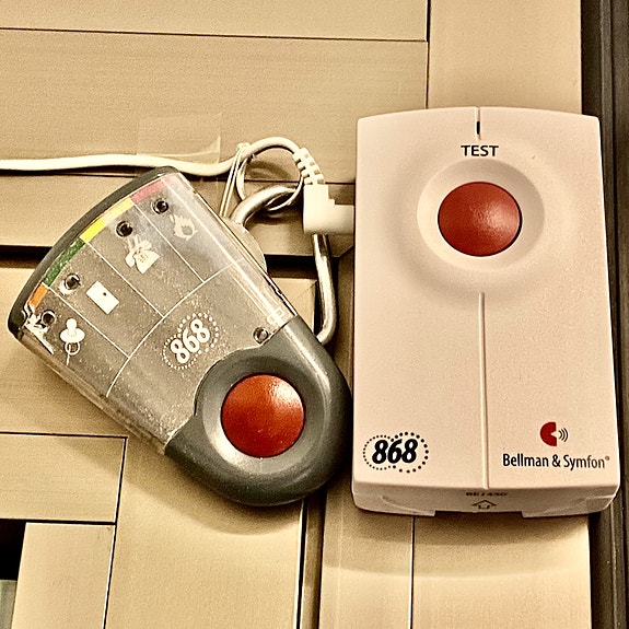 OVIHÄLYTIN kotiin tai liiketilaan