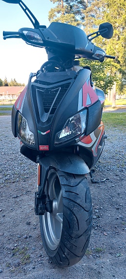 Aprilia sr factory osina