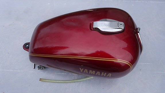 YAMAHA XS 650 tankki, äänenvaimentajat, sivukotelot ja ip-kotelo