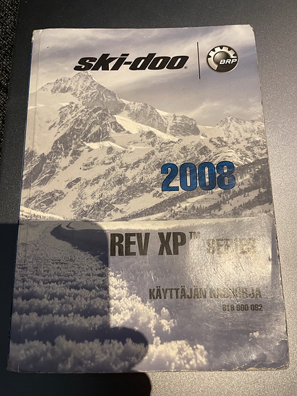 Ski-Doo REV XP Series 2008 käyttäjän käsikirja