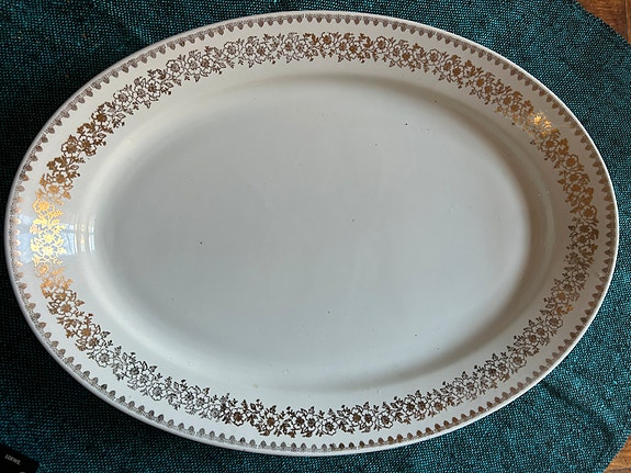 Iso Arabian tarjoiluvati