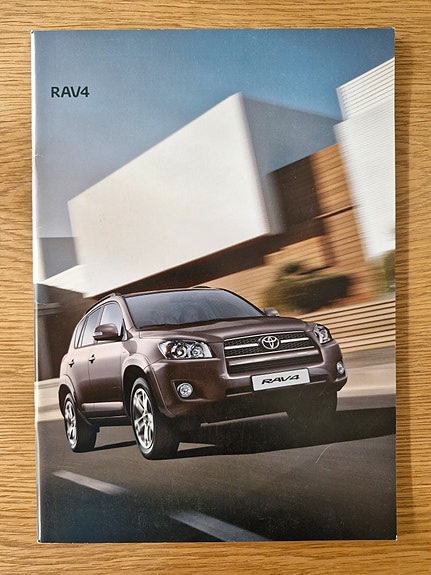 Toyota RAV4 -esite 2009