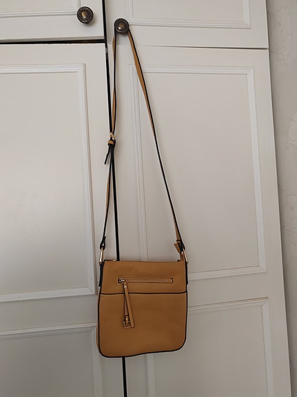 Crossbody lauku