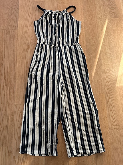 H&M jumpsuit koko 146
