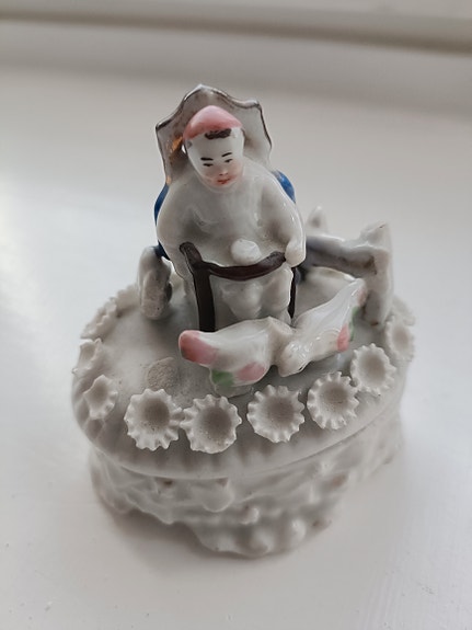 Antiikki venäläinen posliini rasia