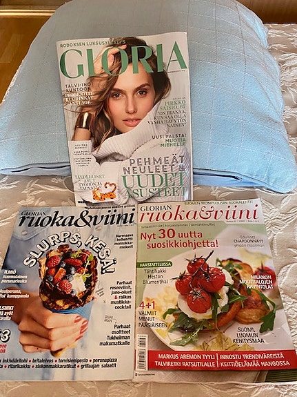 GLORIA ja kaksi Glorian ruoka ja viini - lehteä