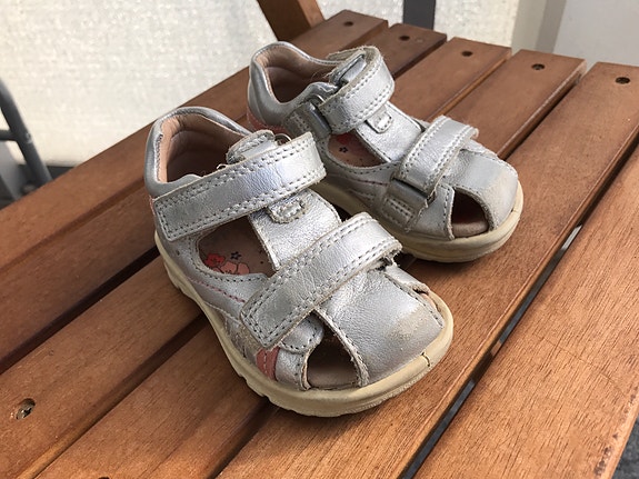 Ecco lasten sandaalit koko 20