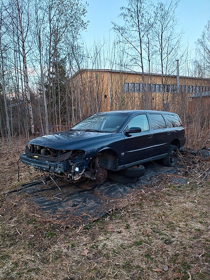 Volvo v70 varaosia