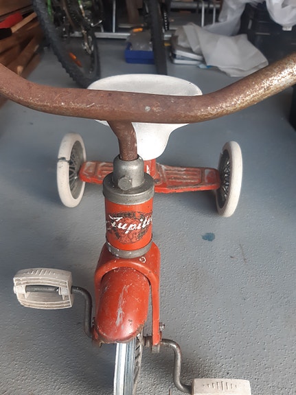 Vanha vintage Jupiter kolmipyörä