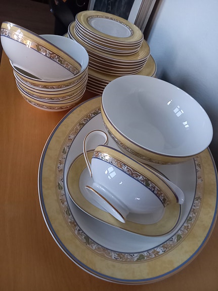 Villeroy & Bochin kaunis ruoka-astiasto