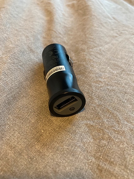 Auton USB laturi