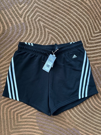 Adidas uudet naisten collegeshortsit, M