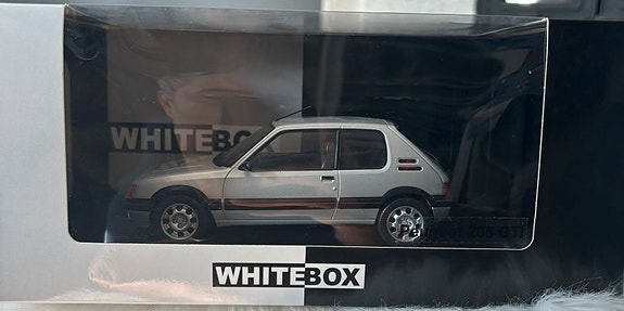 1/24 Peugeot 205 GTI Pienoismalli