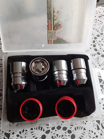 Product image 3 of 3