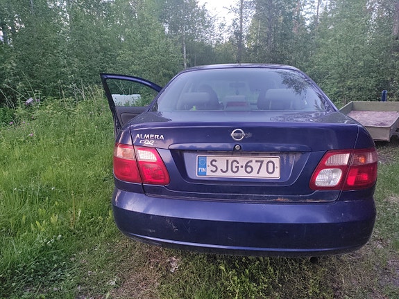 Nissan Almera