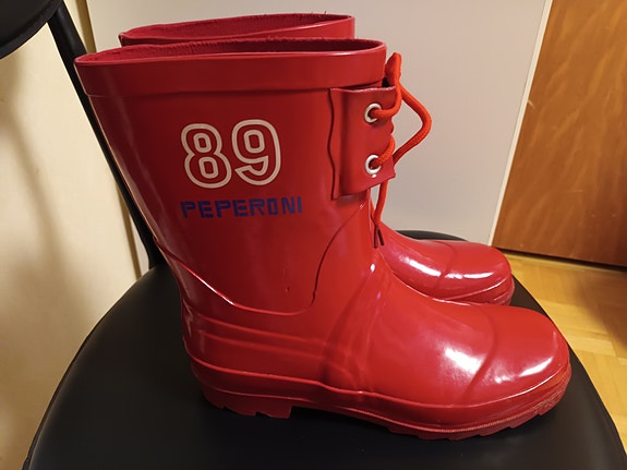 Punaiset 89 Peperoni saappaat koko 38