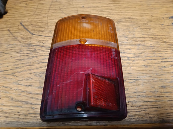 Fiat 126 vasen takavalon lasi