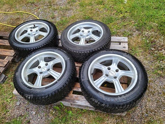 Uudehkot nastarenkaat aluvanteilla 4x108 205/55R16
