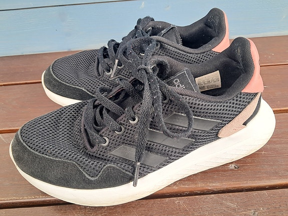 Adidas kengät 38