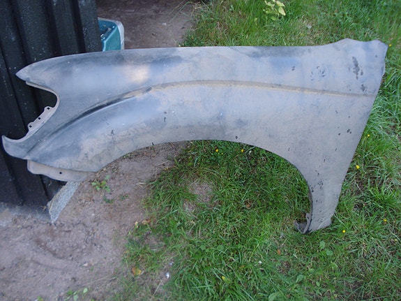 hilux vasen etulokasuoja uusi vm 2000-2005