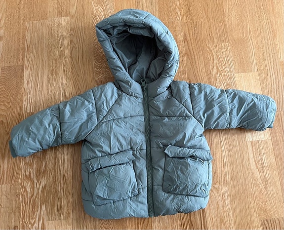 Zara kevyttoppatakki 80cm