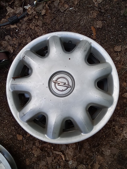 Opel pölykapselit 15" löytyy myös14- 13".