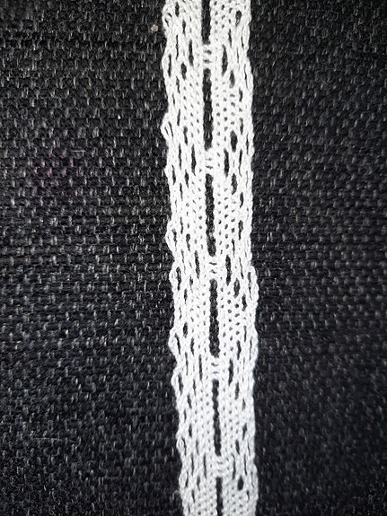 Valkoinen pitsi välipitsi 575cm