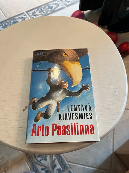 Lentävä kirvesmies