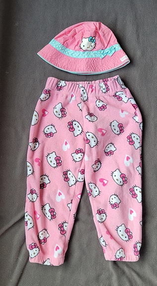 Hello Kitty fleecehousut 100 ja hattu