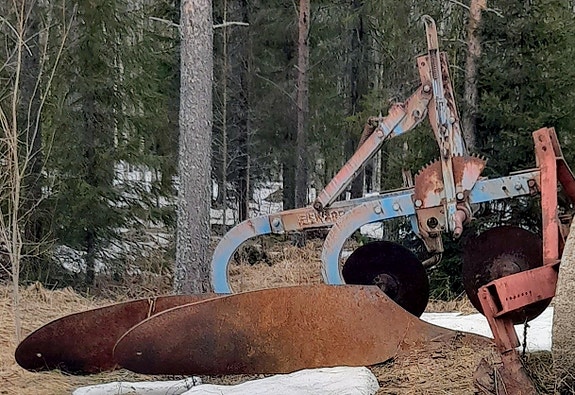 Fiskars 2 siipinen kyntöaura