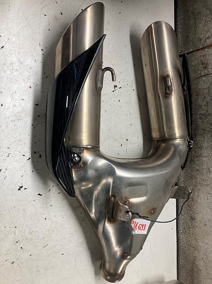 KTM 990 Super Duke 2007-2011 äänenvaimennin ja hiilikuituiset lämpösuojat