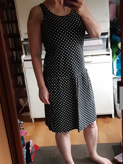 Puuvillatrikoinen Finnwear polka dot -mekko M