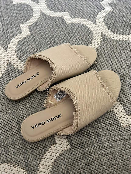 Vero Moda sandaalit 37