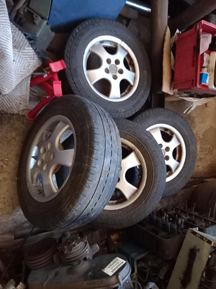 Alumiinivanteet 15" 6"leveät 4 kpl