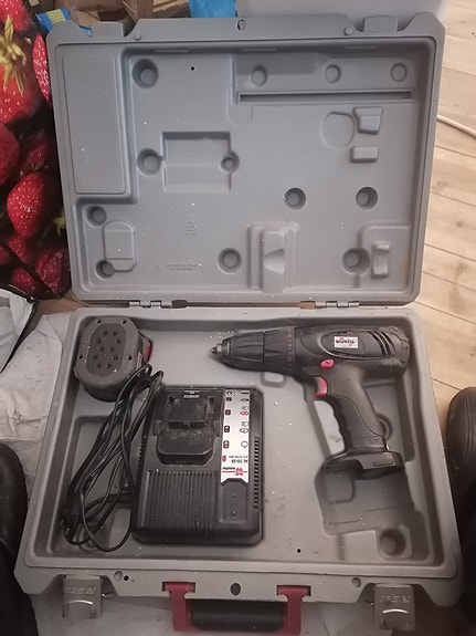 Wurth akkuporakone 12v