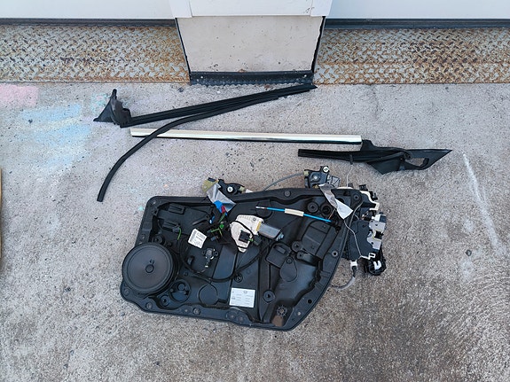 Mercedes CLA oven osia
